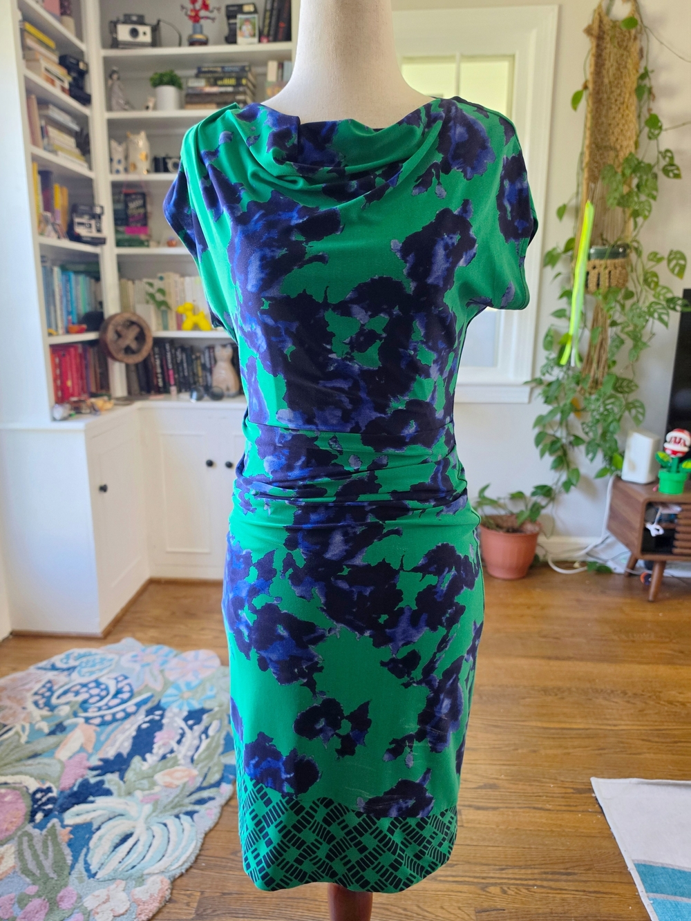 Donna Morgan Green and Navy Floral Cowl Midi Dress Size 2